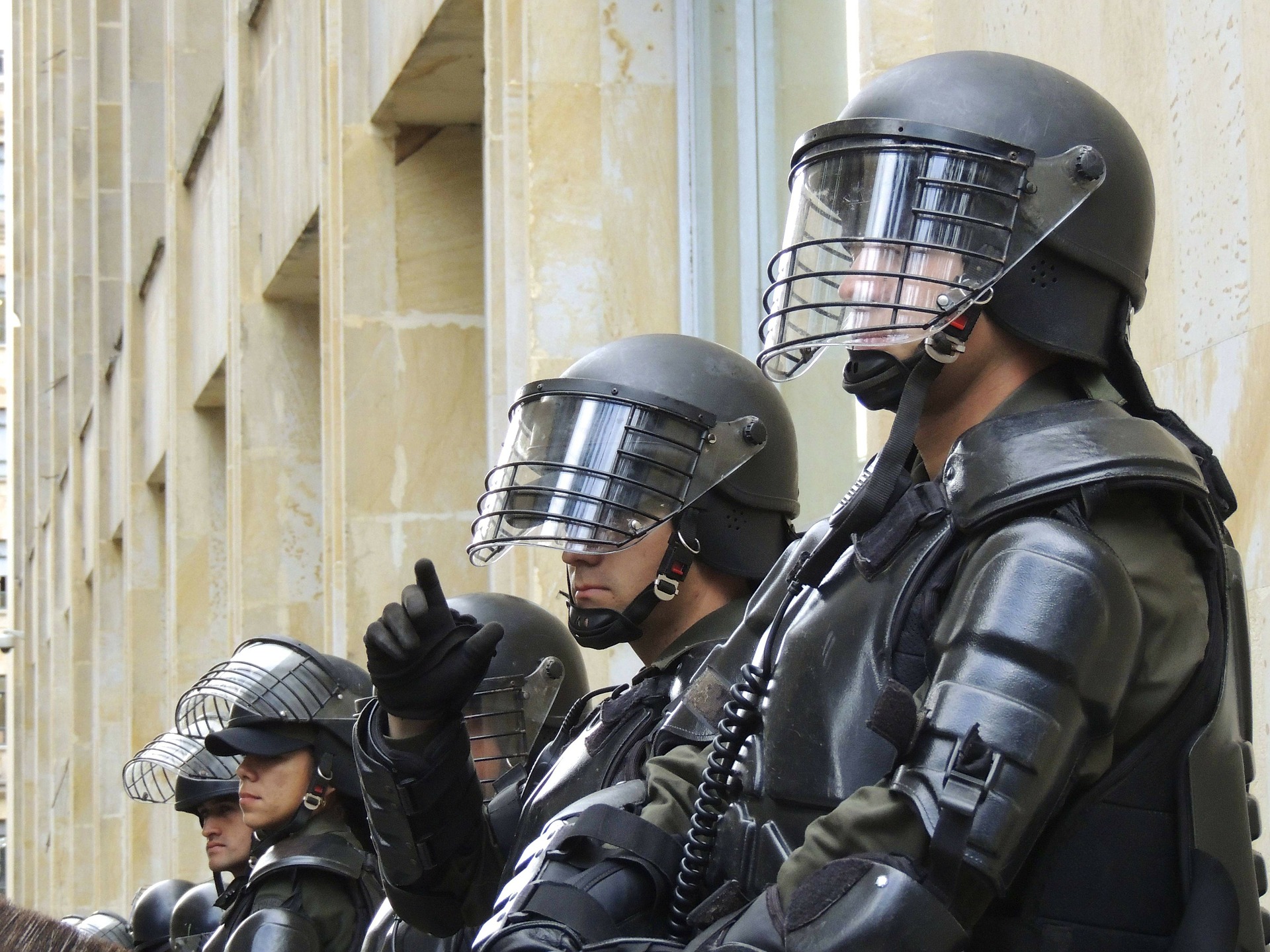 police-275875_1920